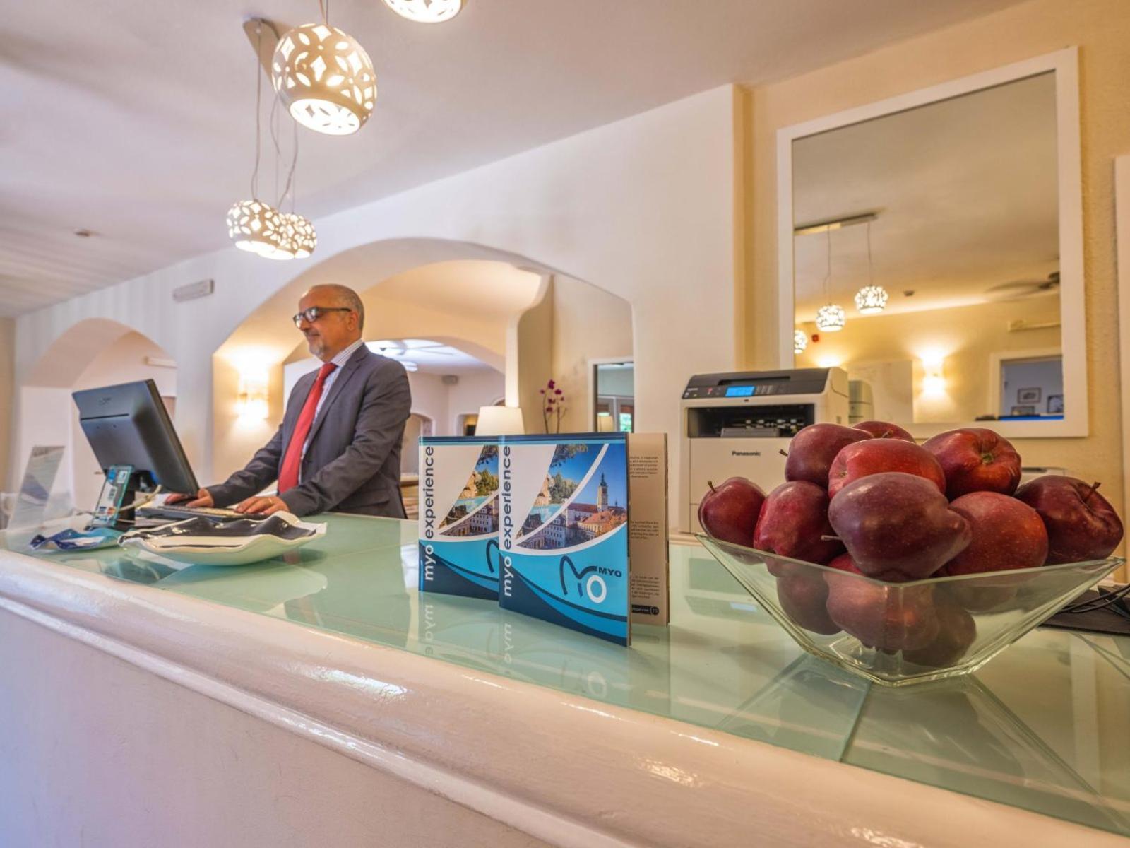 Hotel Rocce Sarde San Pantaleo Esterno foto