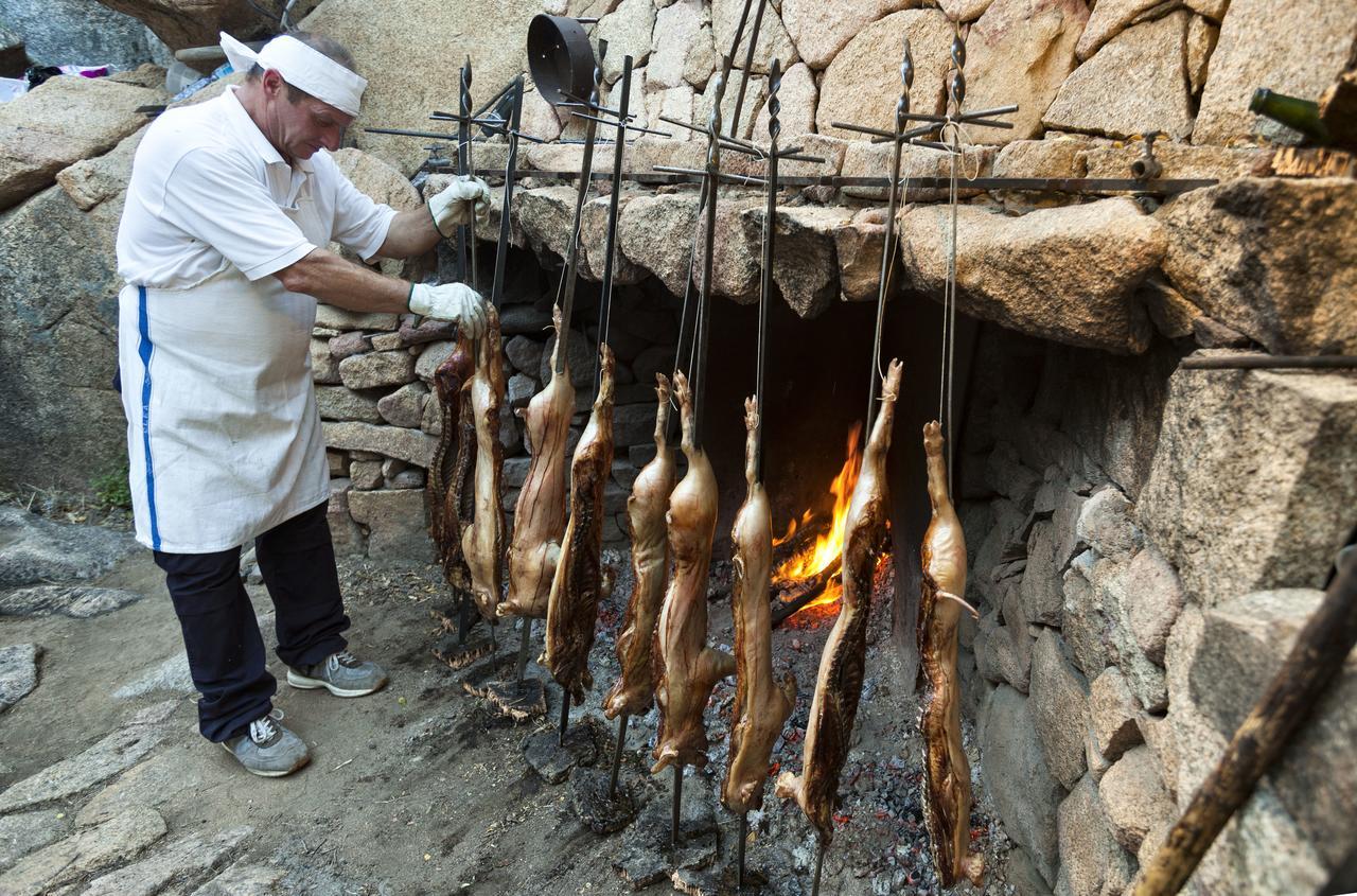 Hotel Rocce Sarde San Pantaleo Esterno foto