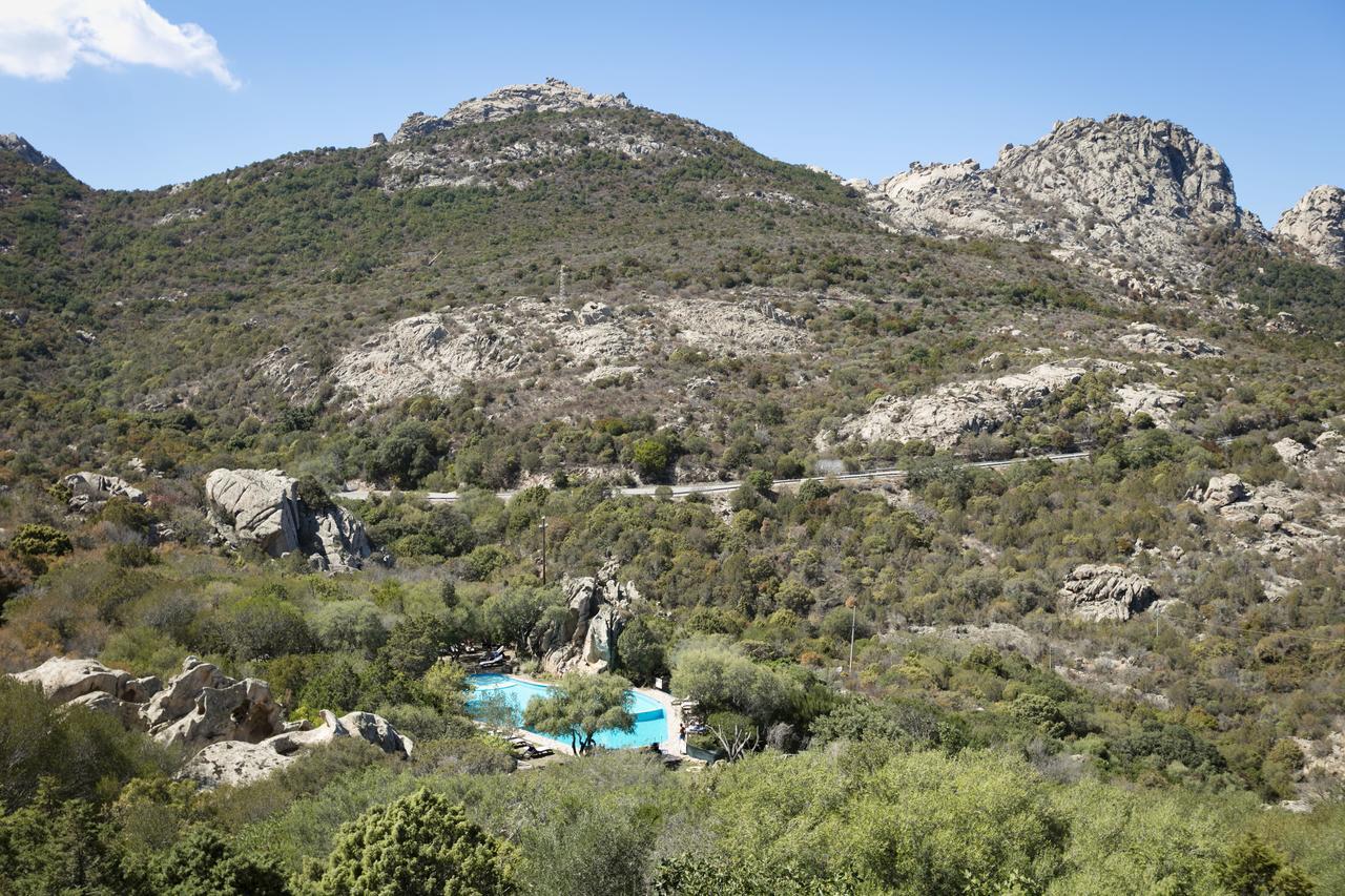 Hotel Rocce Sarde San Pantaleo Esterno foto