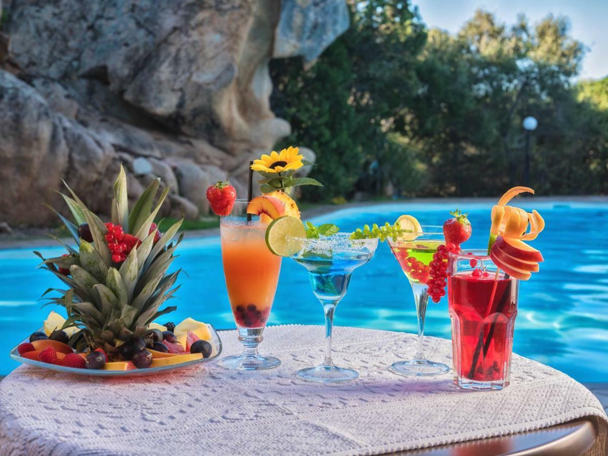 Hotel Rocce Sarde San Pantaleo Esterno foto