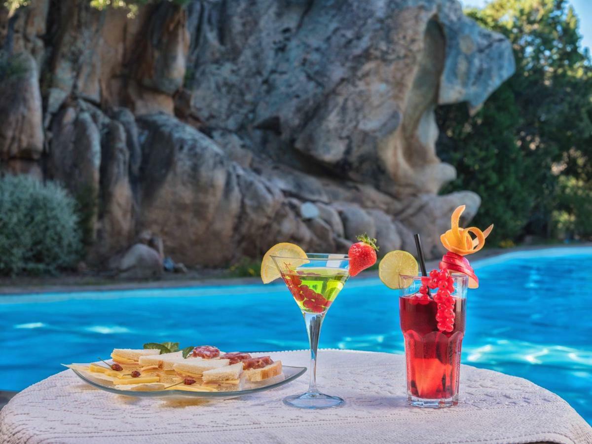 Hotel Rocce Sarde San Pantaleo Esterno foto