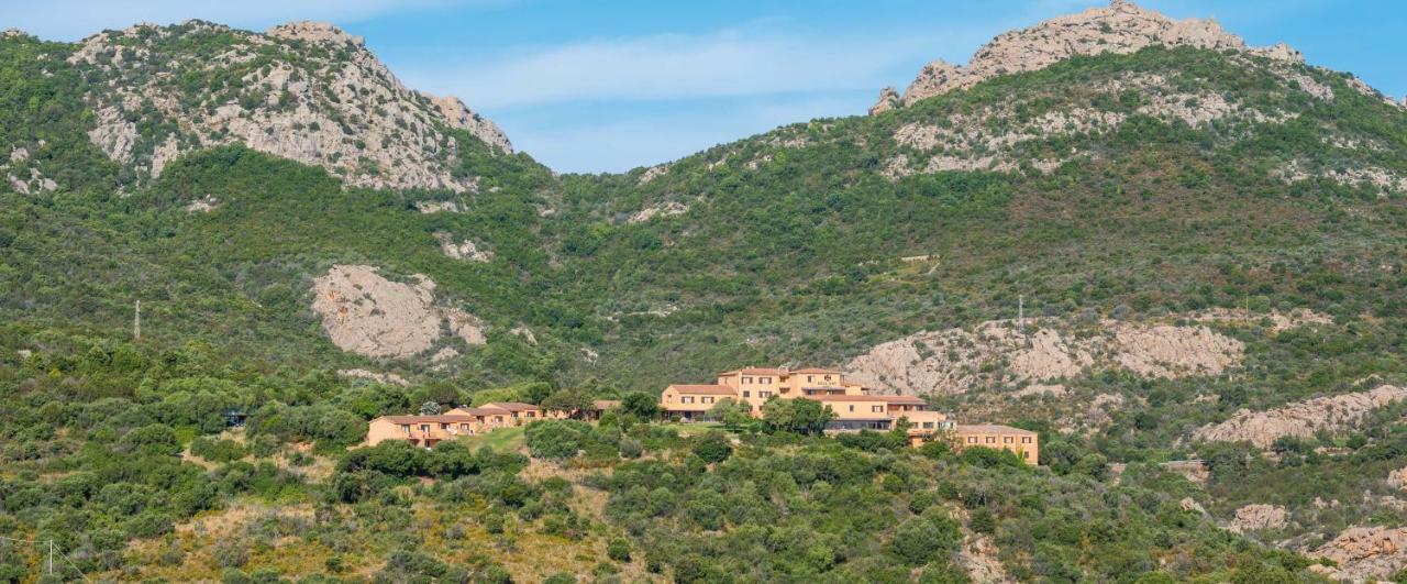 Hotel Rocce Sarde San Pantaleo Esterno foto