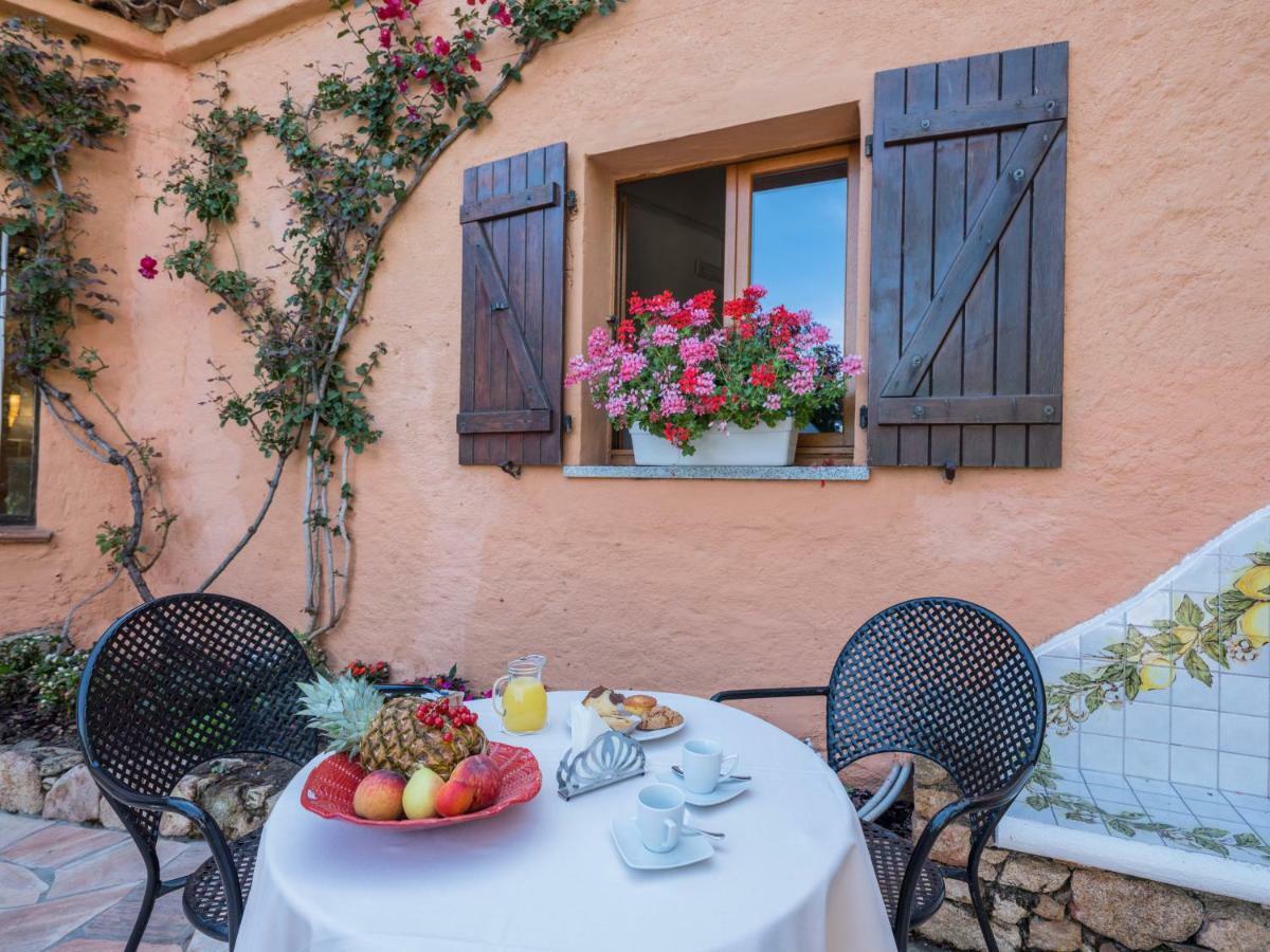 Hotel Rocce Sarde San Pantaleo Esterno foto