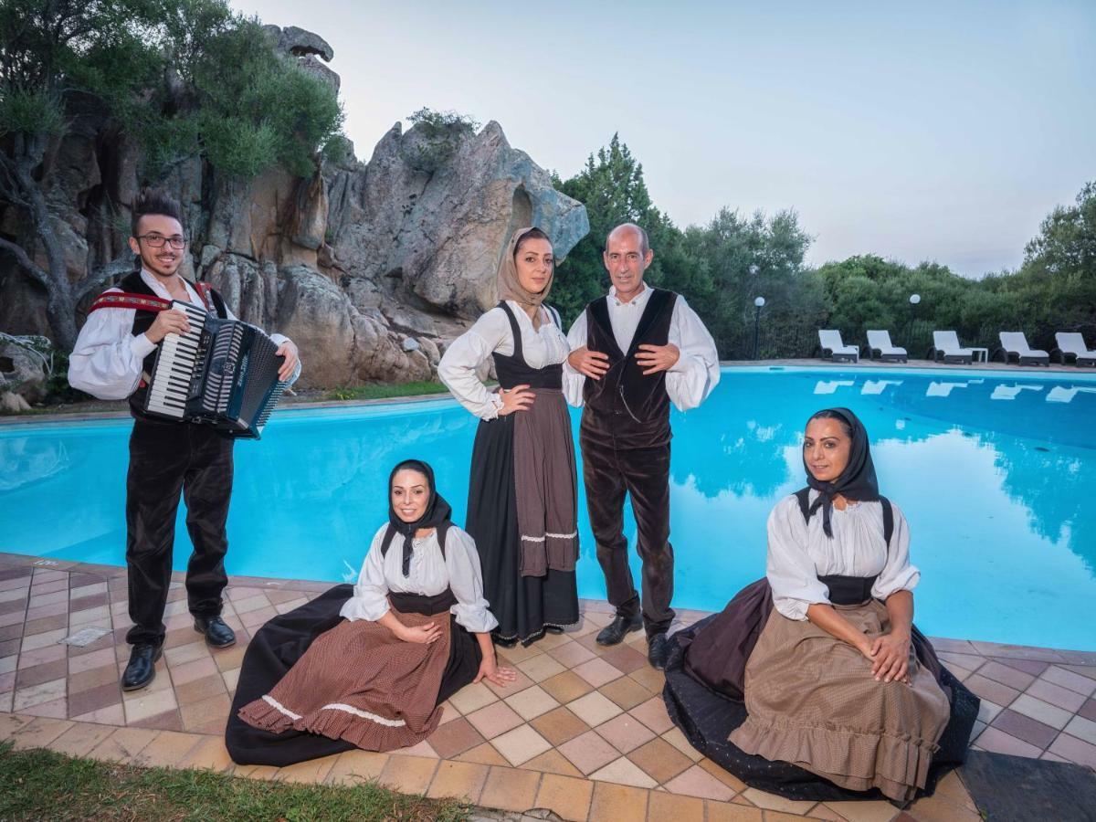 Hotel Rocce Sarde San Pantaleo Esterno foto