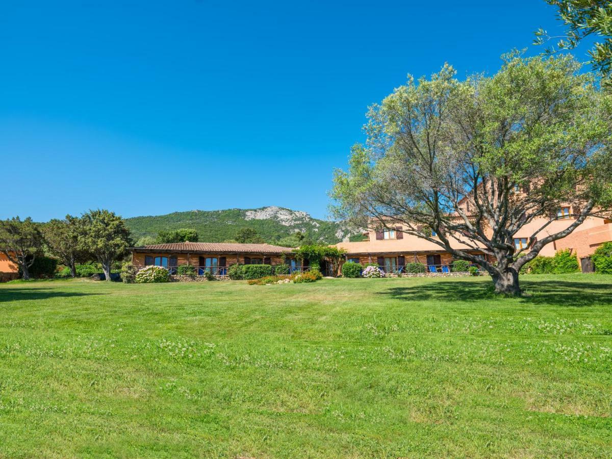 Hotel Rocce Sarde San Pantaleo Esterno foto